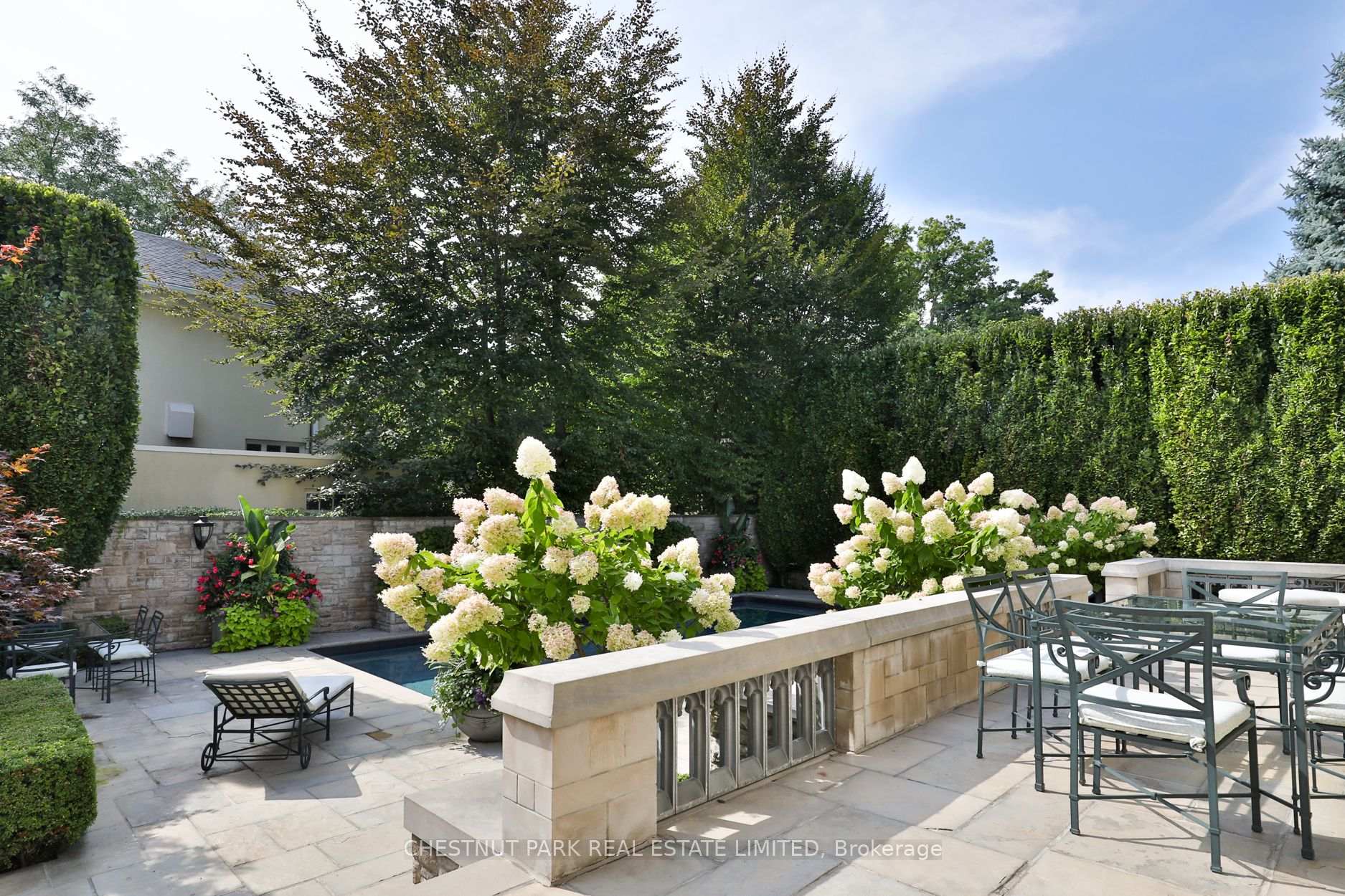 170 Roxborough Drive