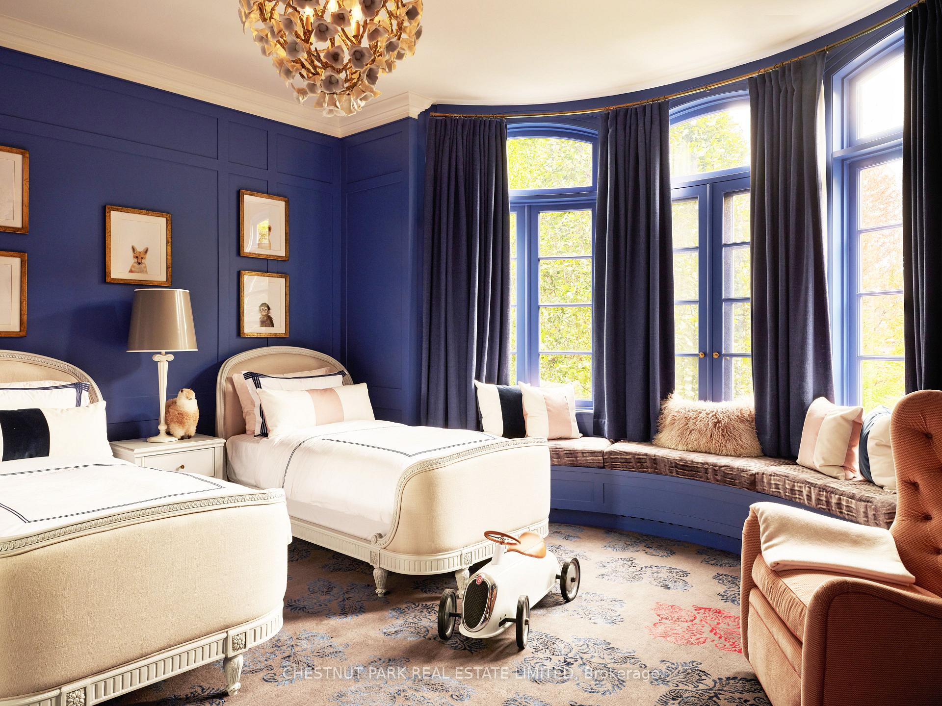 10 Shorncliffe Avenue