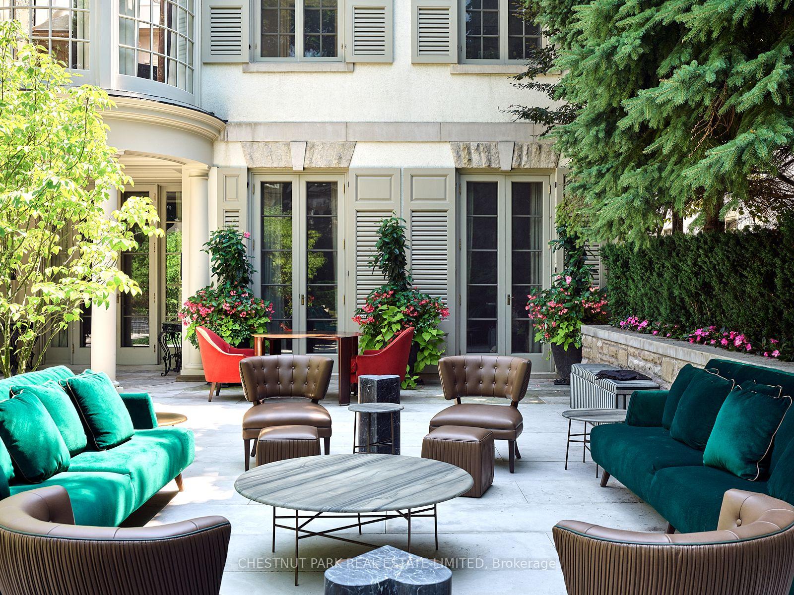 10 Shorncliffe Avenue