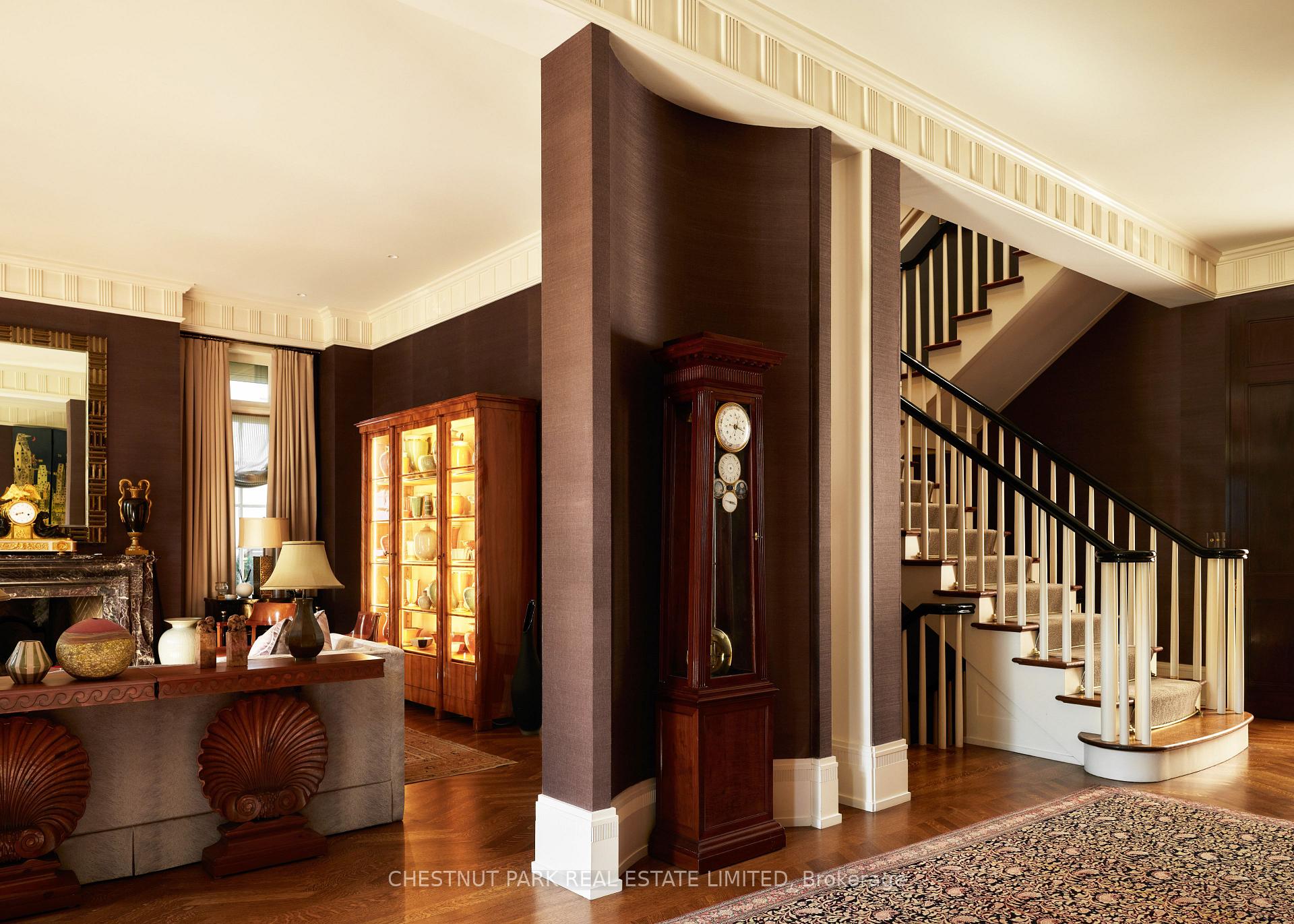 10 Shorncliffe Avenue