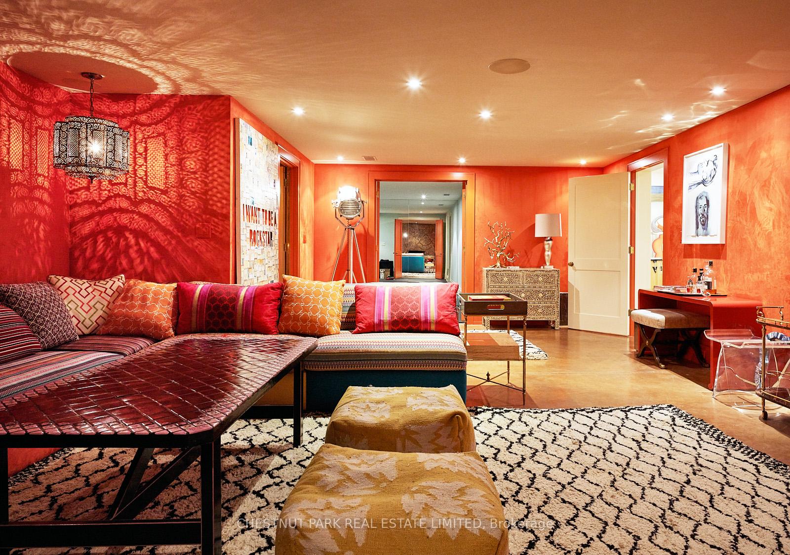 10 Shorncliffe Avenue