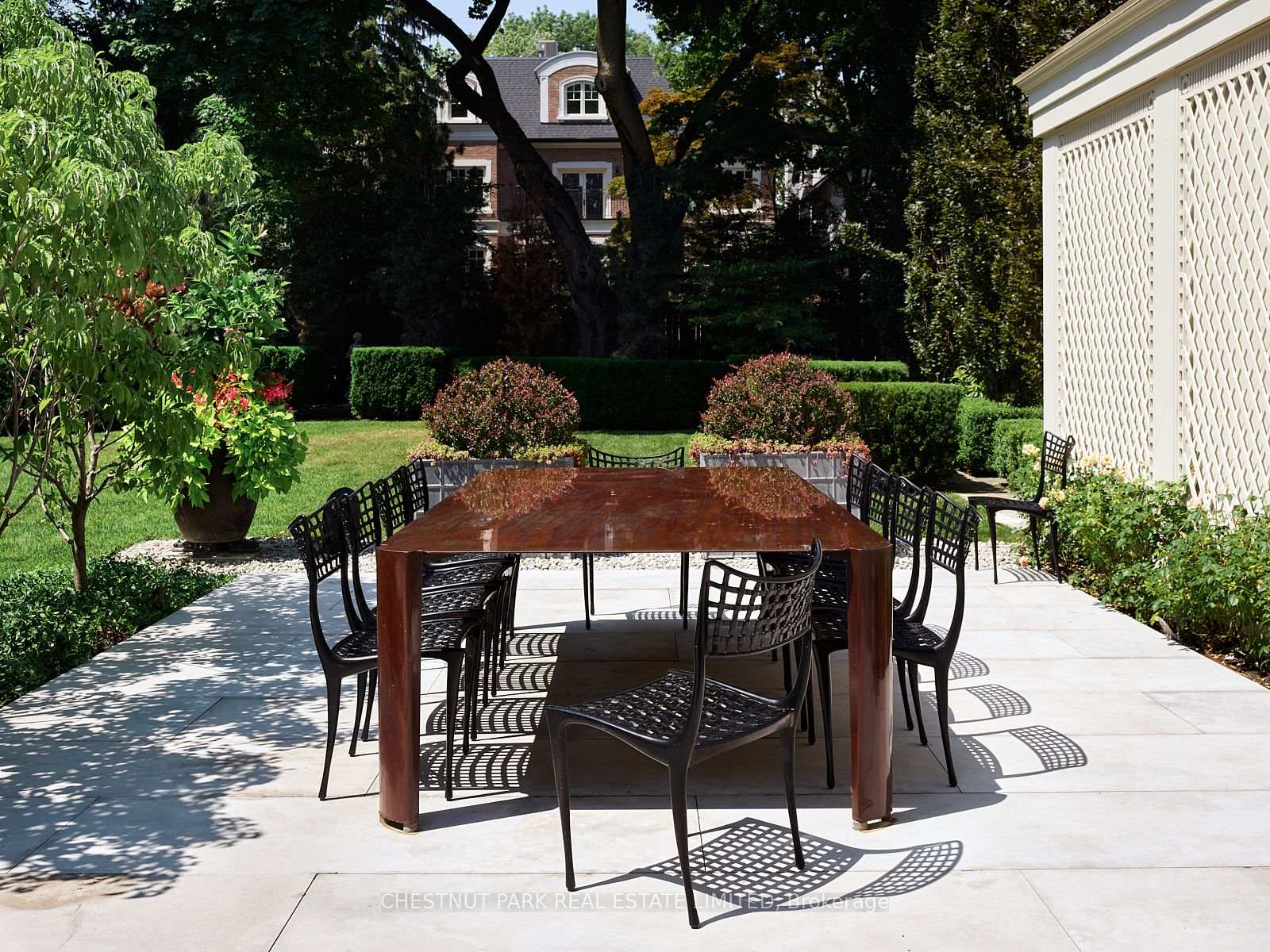 10 Shorncliffe Avenue