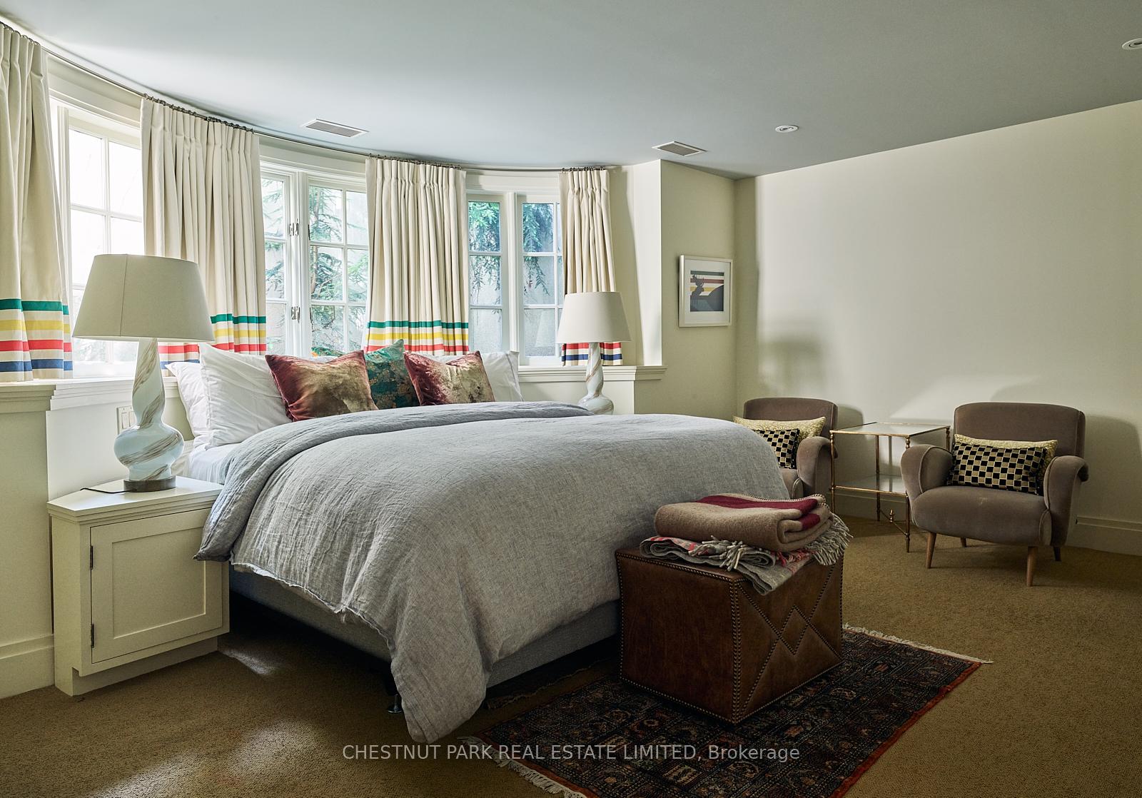 10 Shorncliffe Avenue