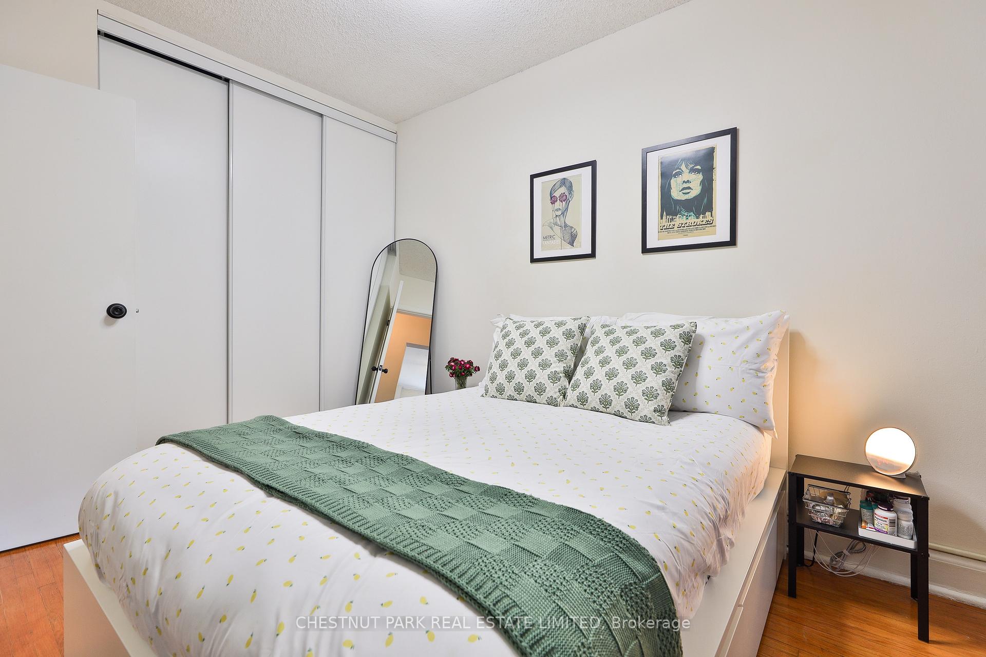 1648 Bathurst Street 5