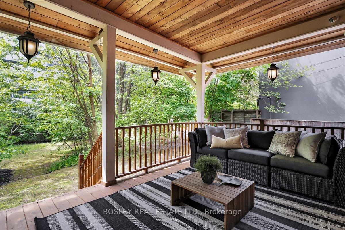 3 Shorncliffe Avenue, Toronto