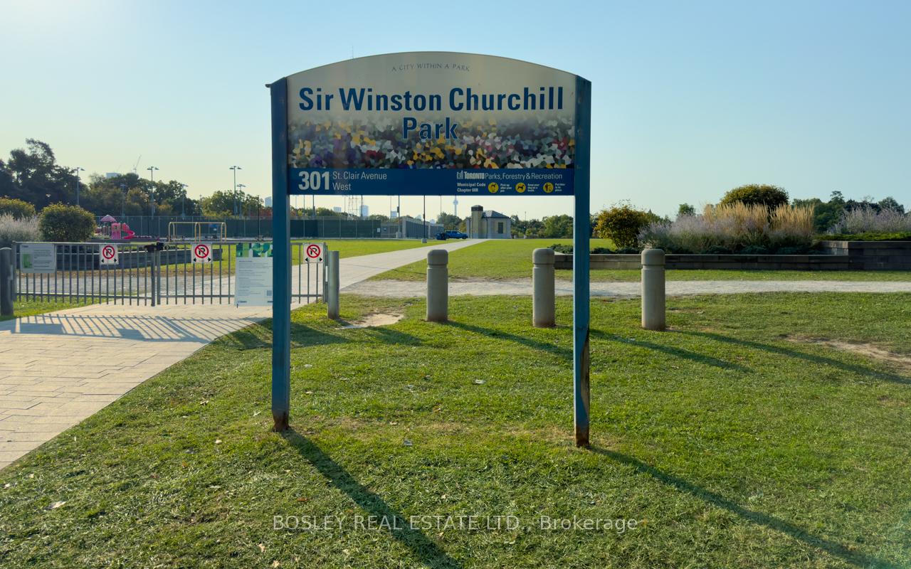 3 Shorncliffe Avenue, Toronto