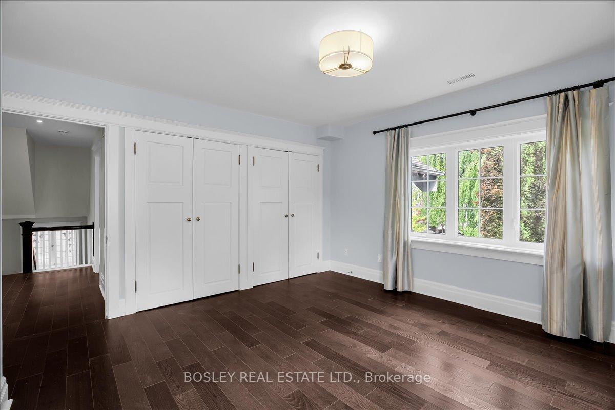 3 Shorncliffe Avenue, Toronto