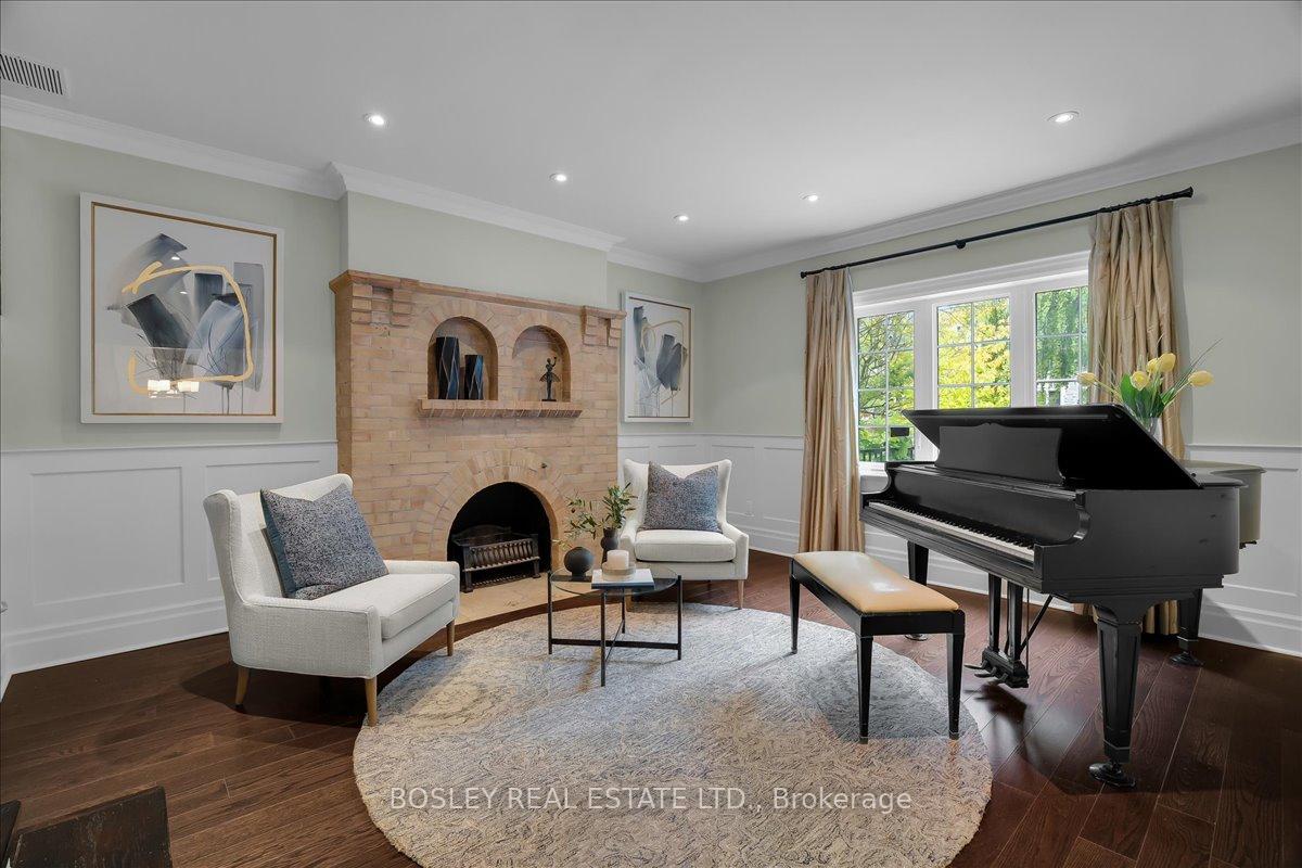 3 Shorncliffe Avenue, Toronto