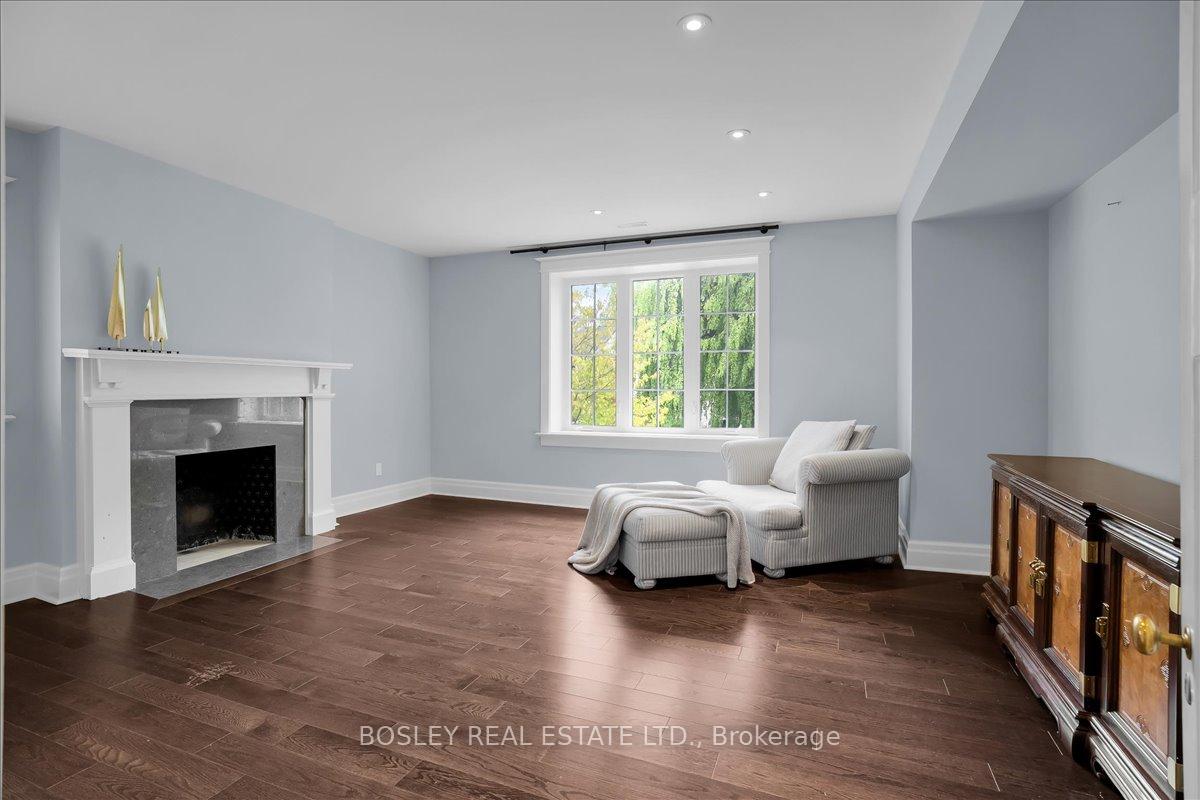 3 Shorncliffe Avenue, Toronto