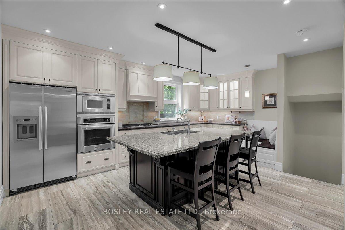 3 Shorncliffe Avenue, Toronto