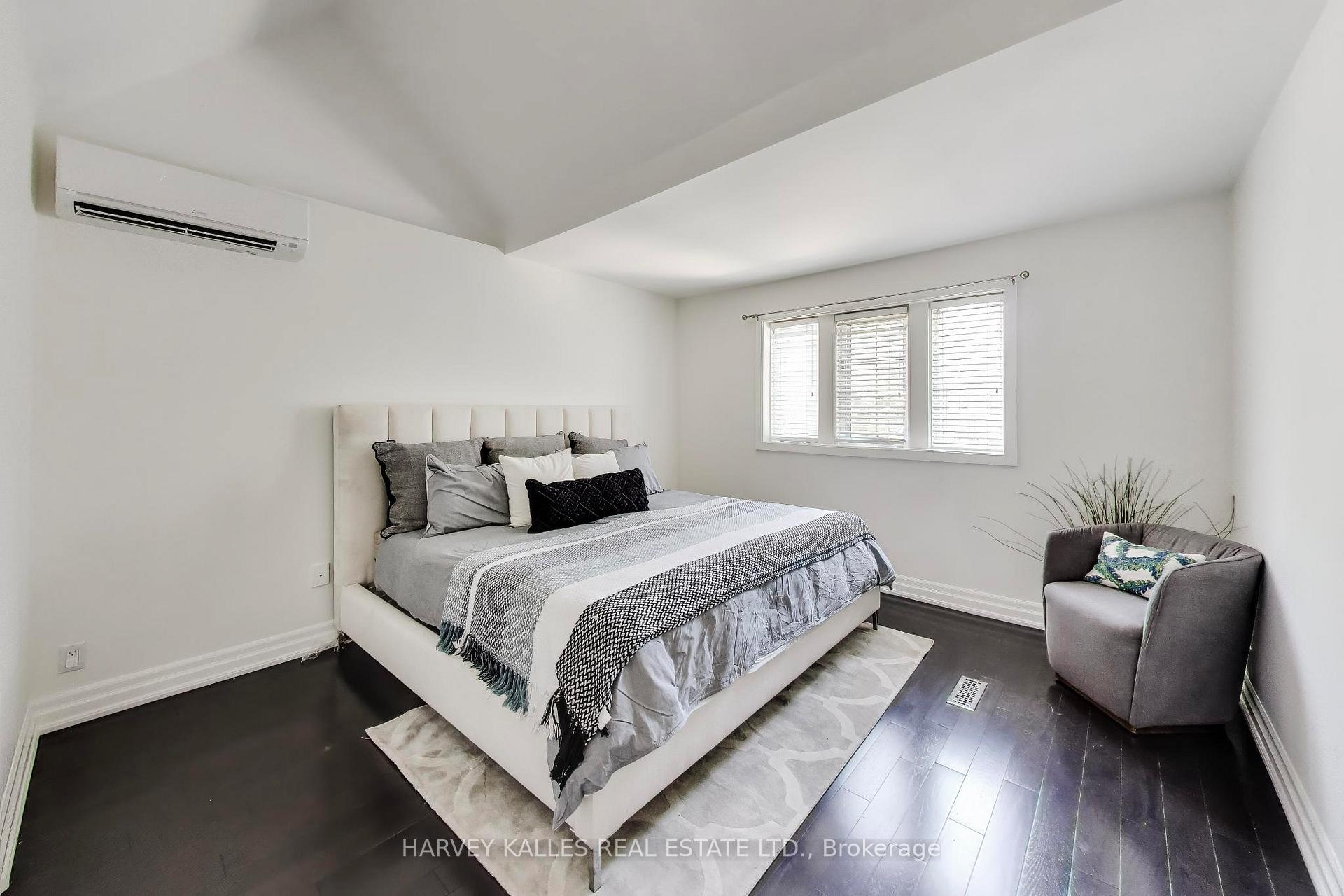 318 Sumach Street, Toronto