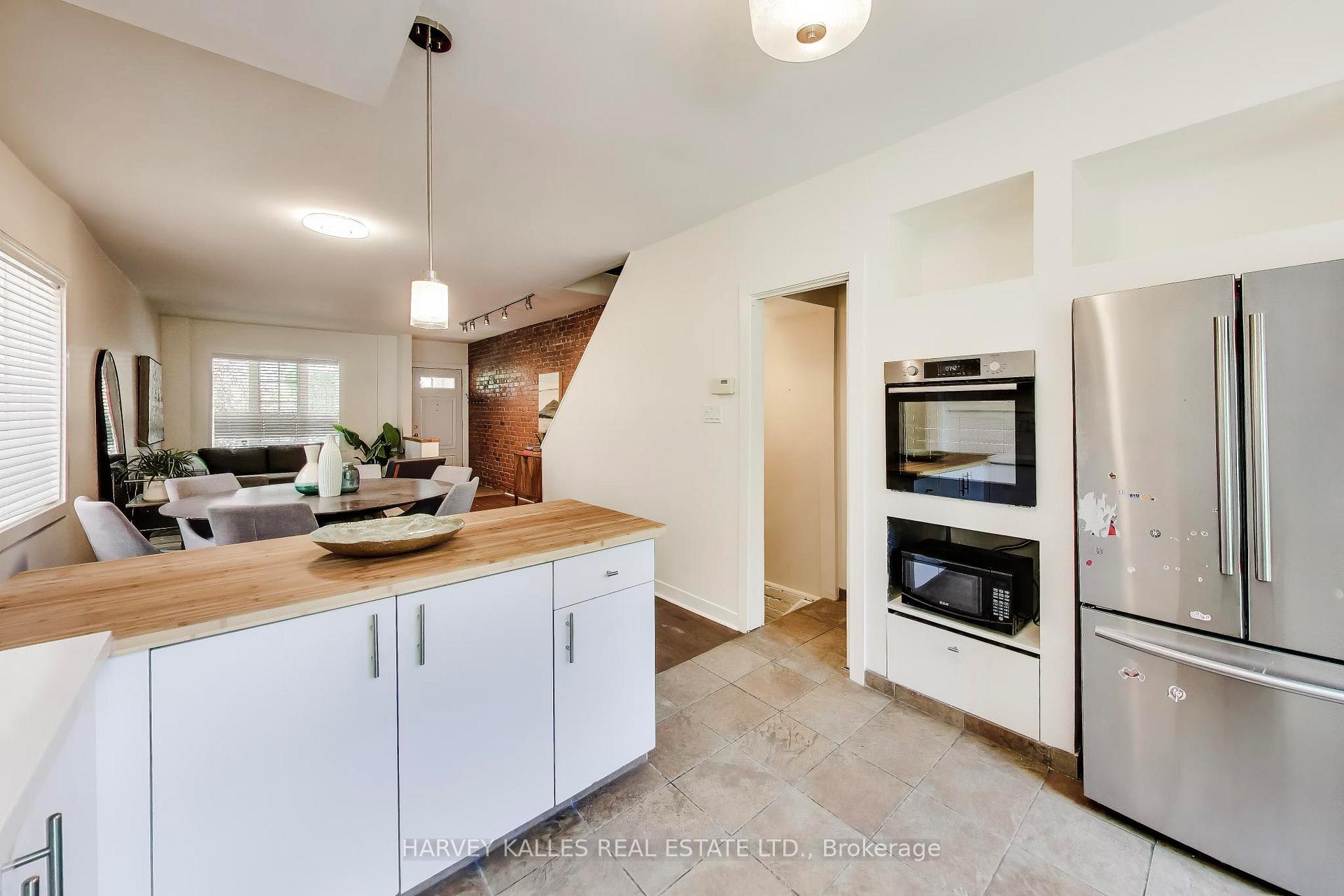 318 Sumach Street, Toronto
