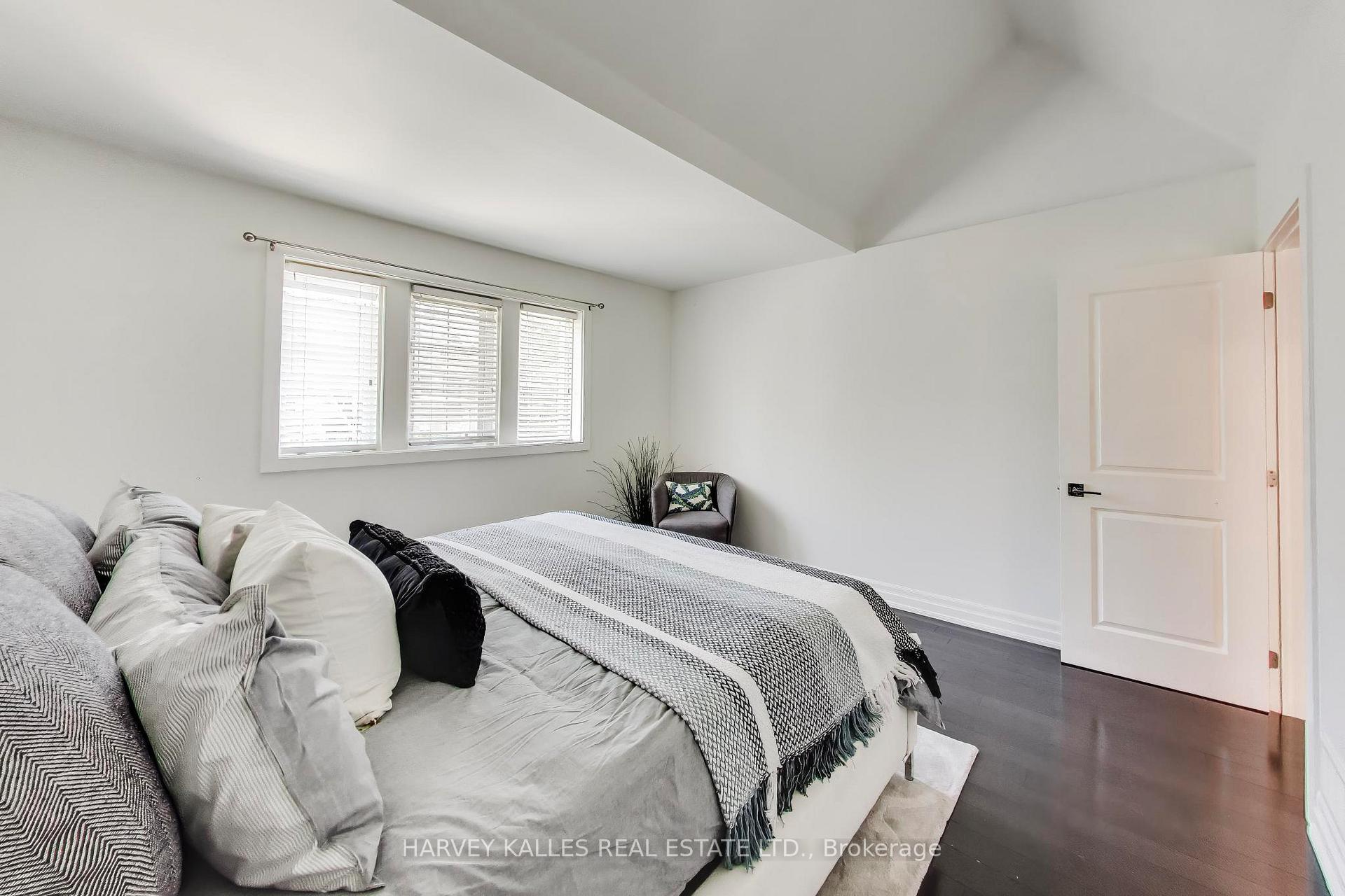 318 Sumach Street, Toronto