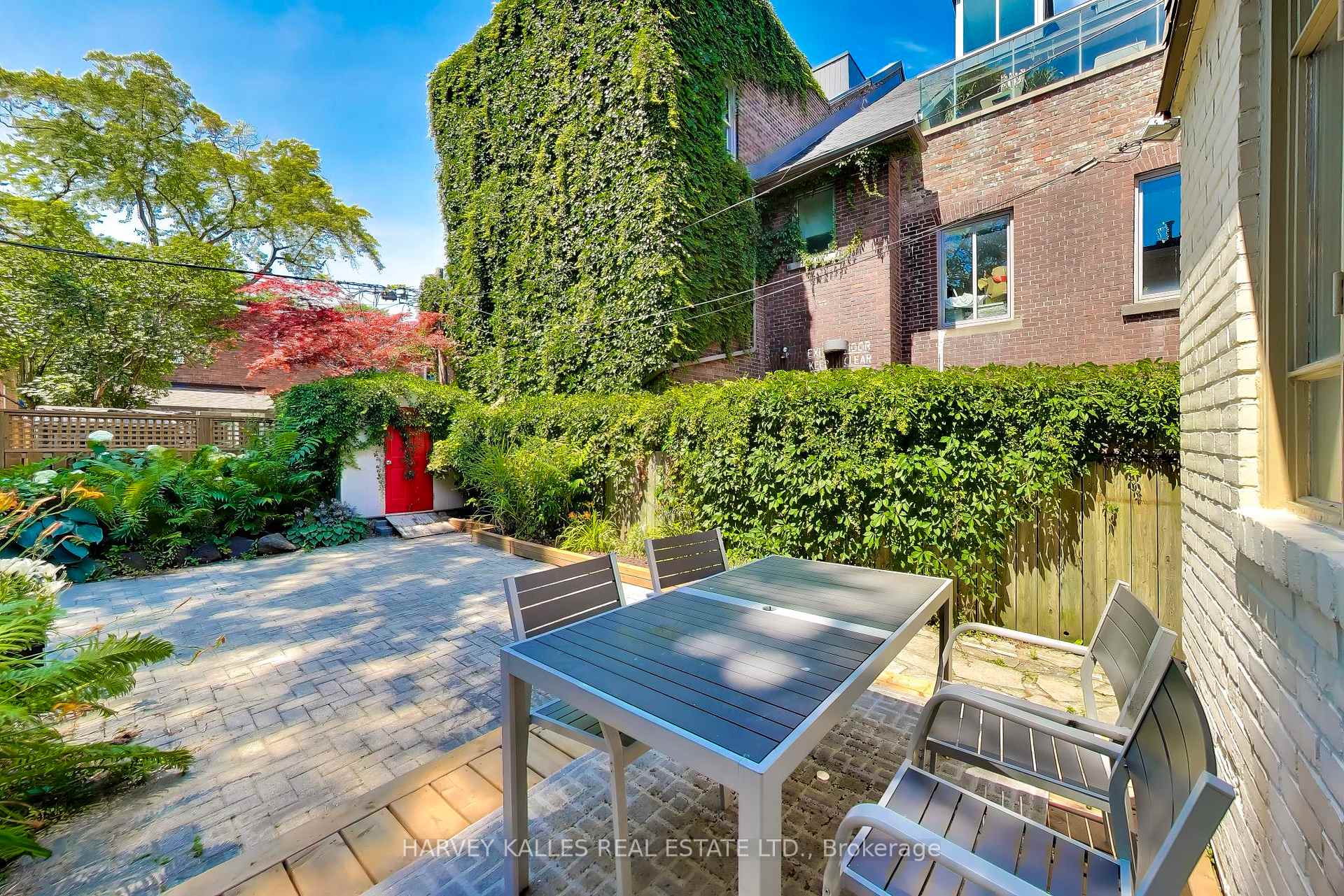 318 Sumach Street, Toronto