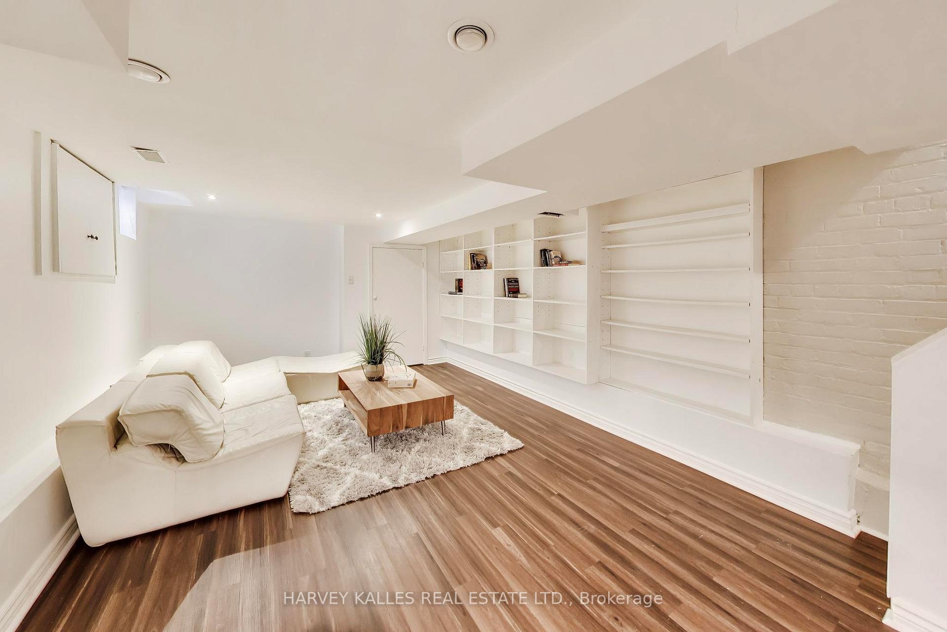 318 Sumach Street, Toronto
