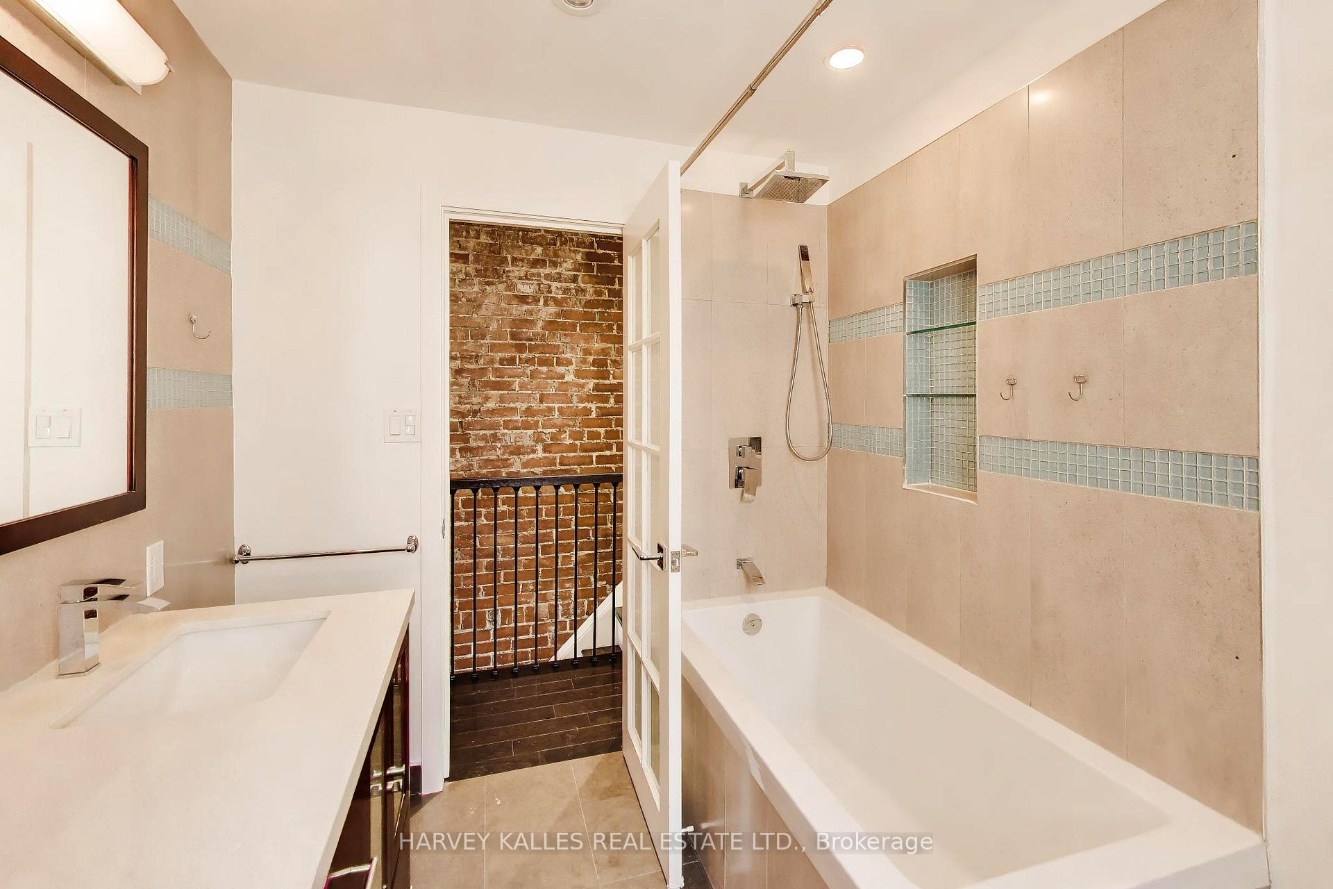 318 Sumach Street, Toronto
