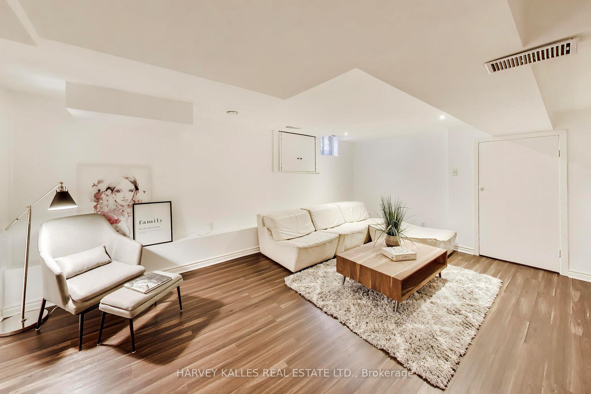 318 Sumach Street, Toronto
