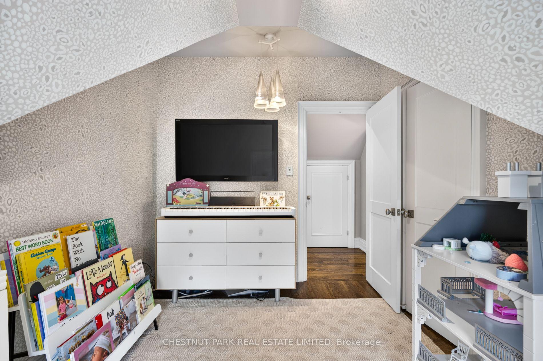 83 Binscarth Road, Toronto