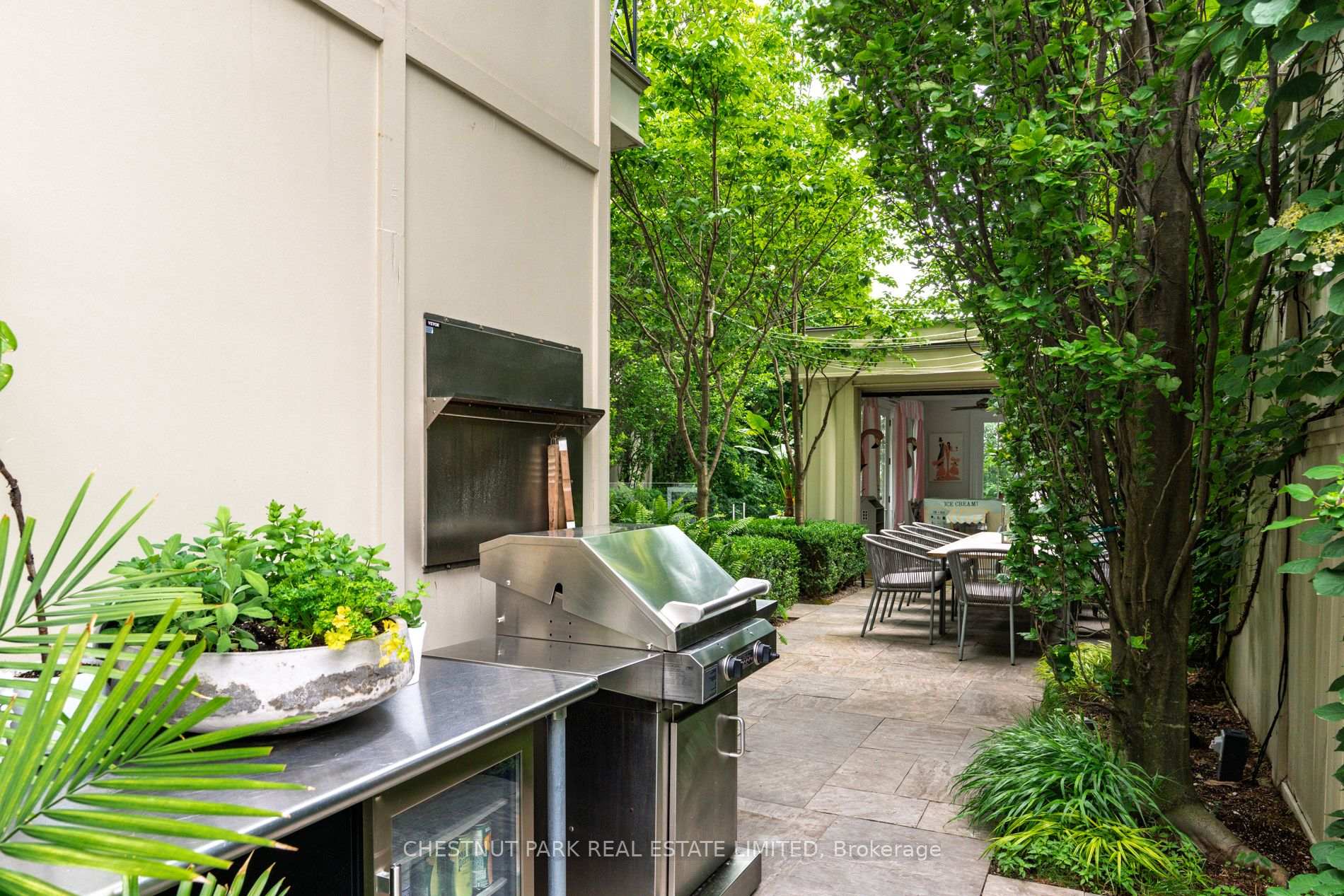 83 Binscarth Road, Toronto