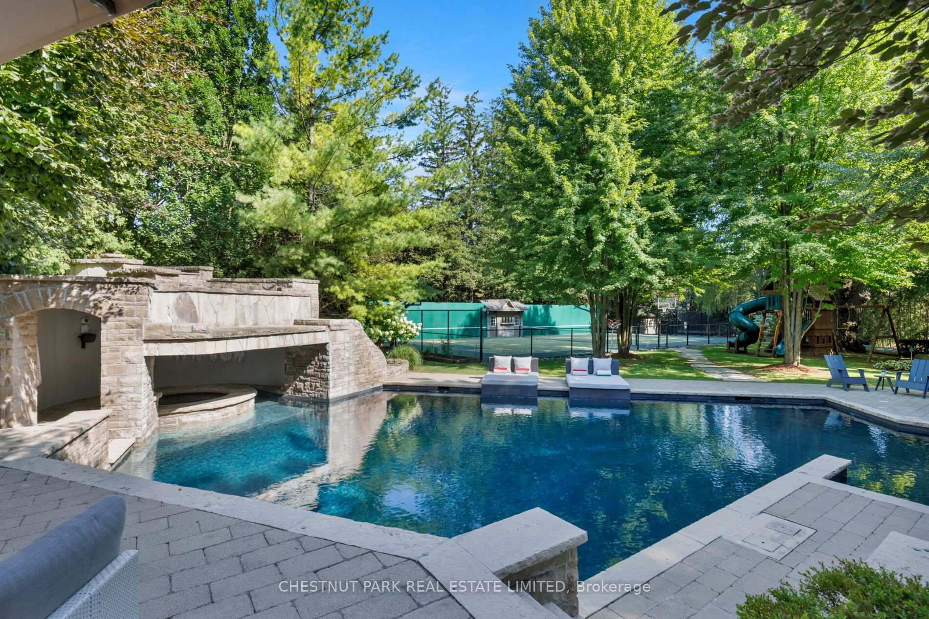 95 Bayview Ridge, Toronto