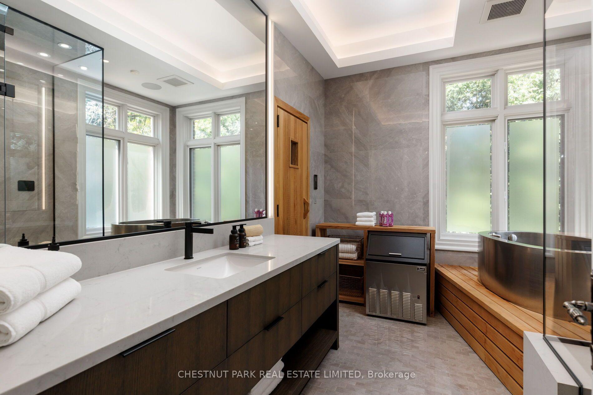 95 Bayview Ridge, Toronto