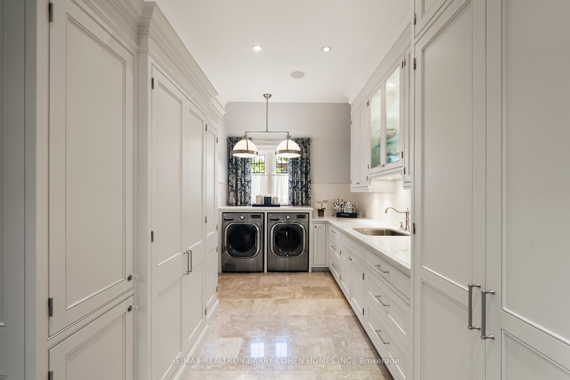 113 Donwoods Drive, Toronto