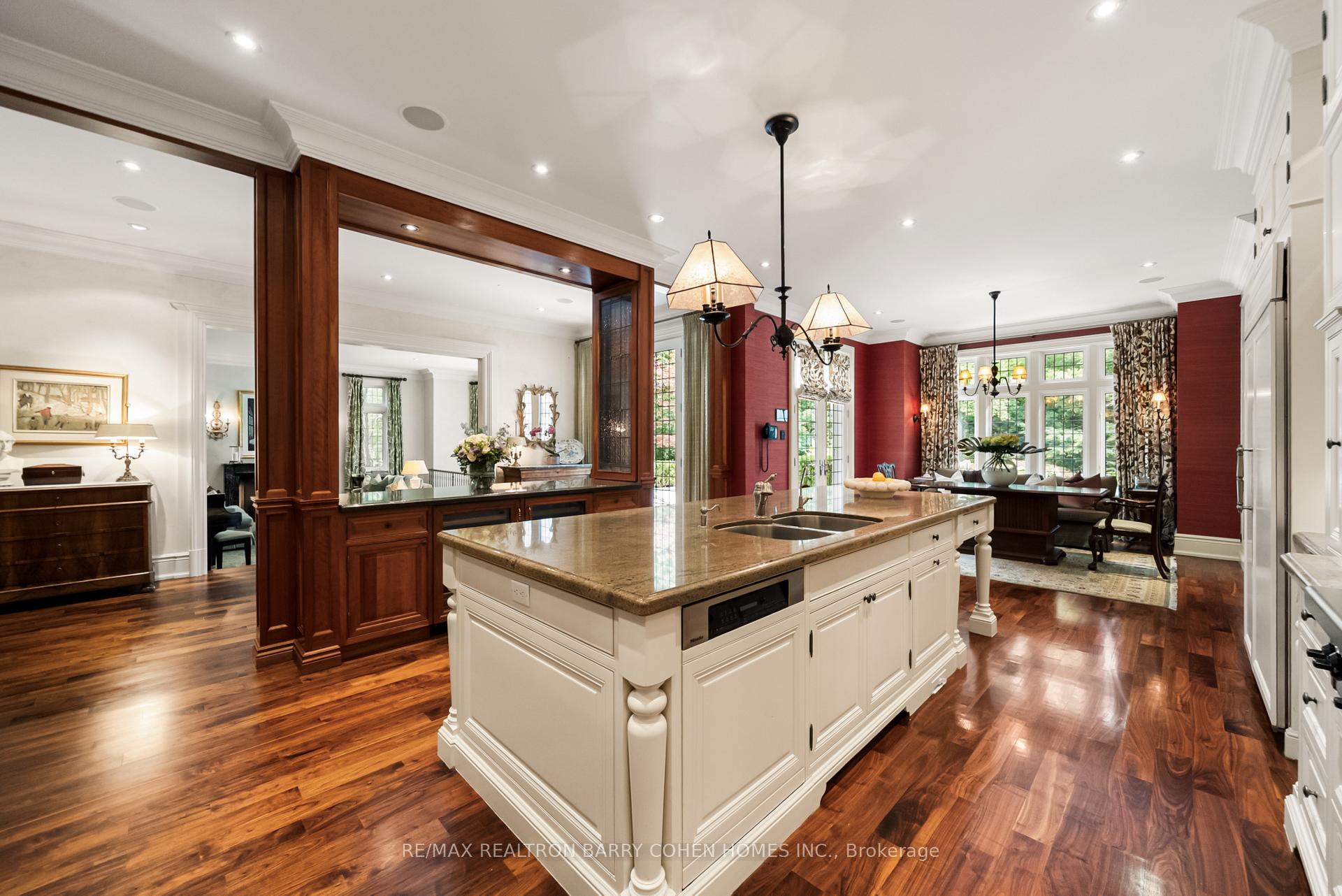 113 Donwoods Drive, Toronto