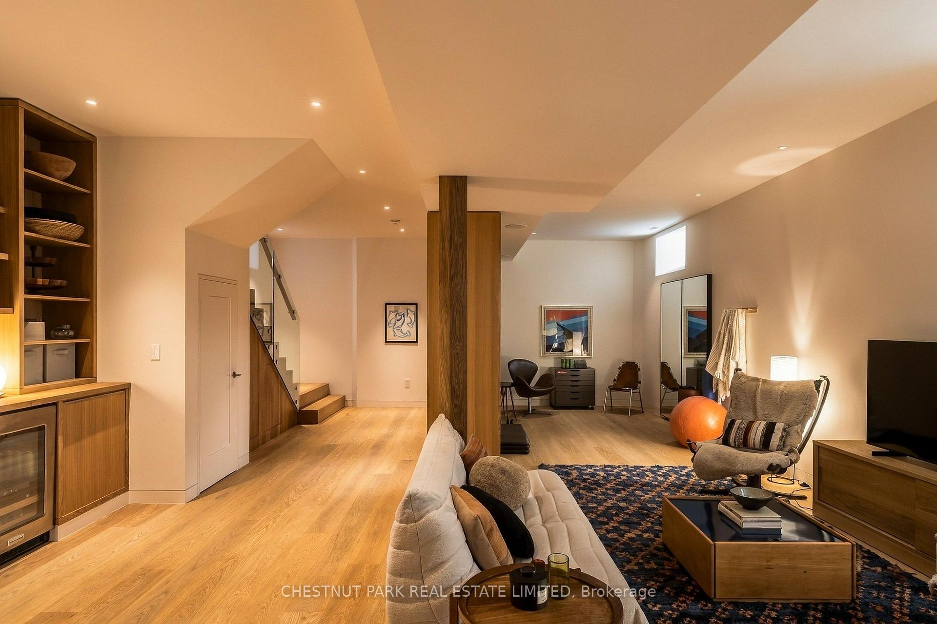 149 Roxborough Street E, Toronto