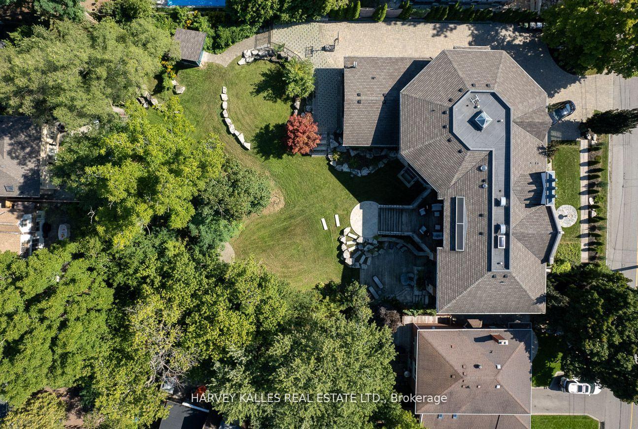 89 Kingsway Crescent, Toronto W08