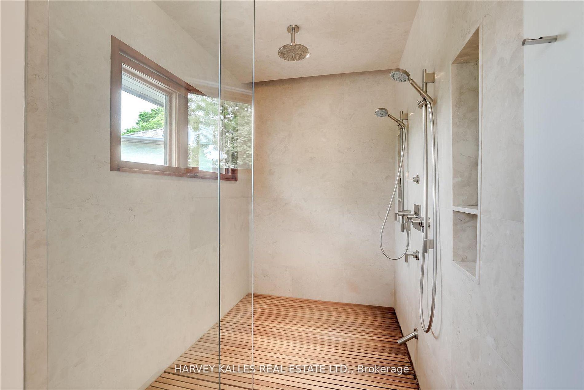 89 Kingsway Crescent, Toronto W08