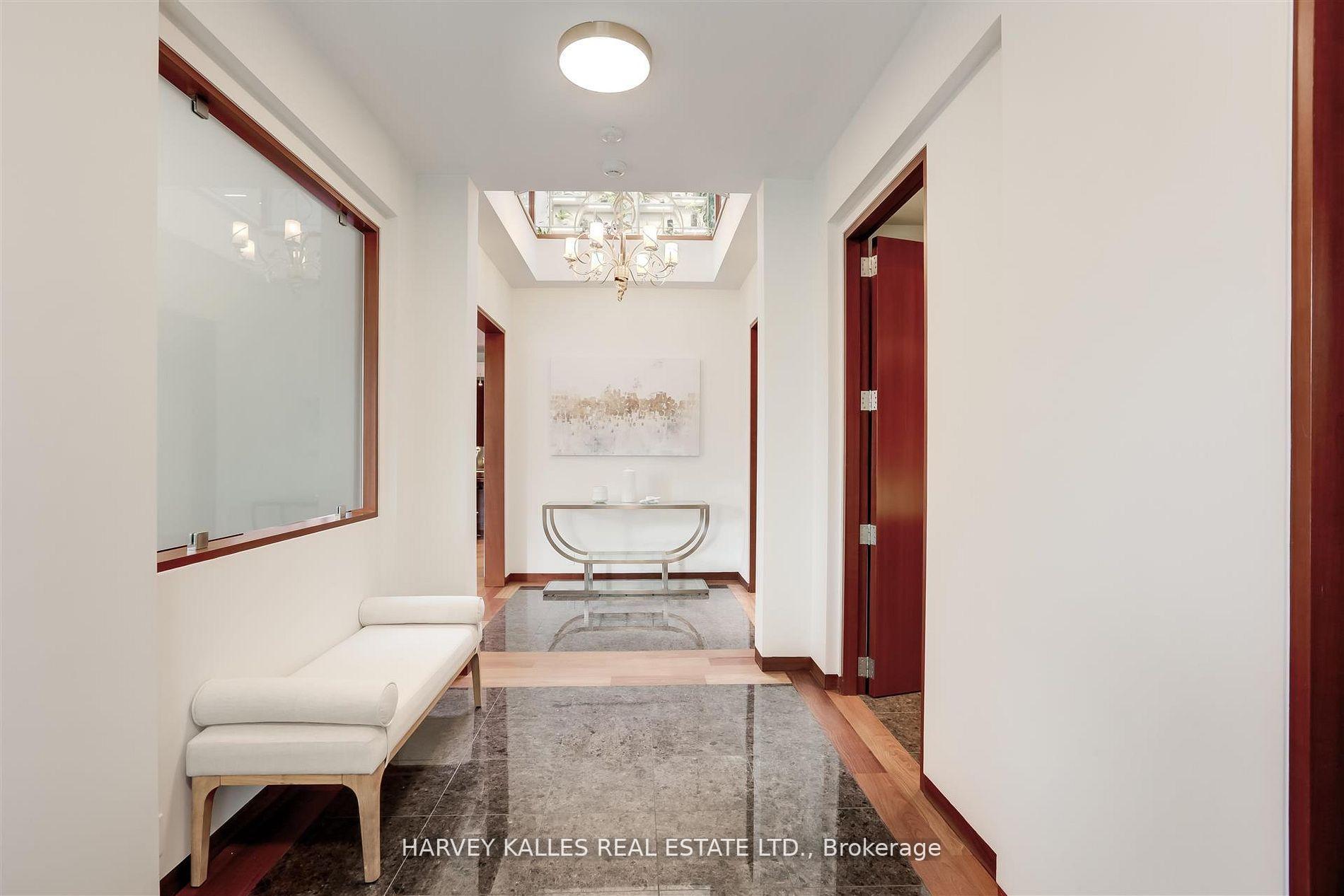 89 Kingsway Crescent, Toronto W08