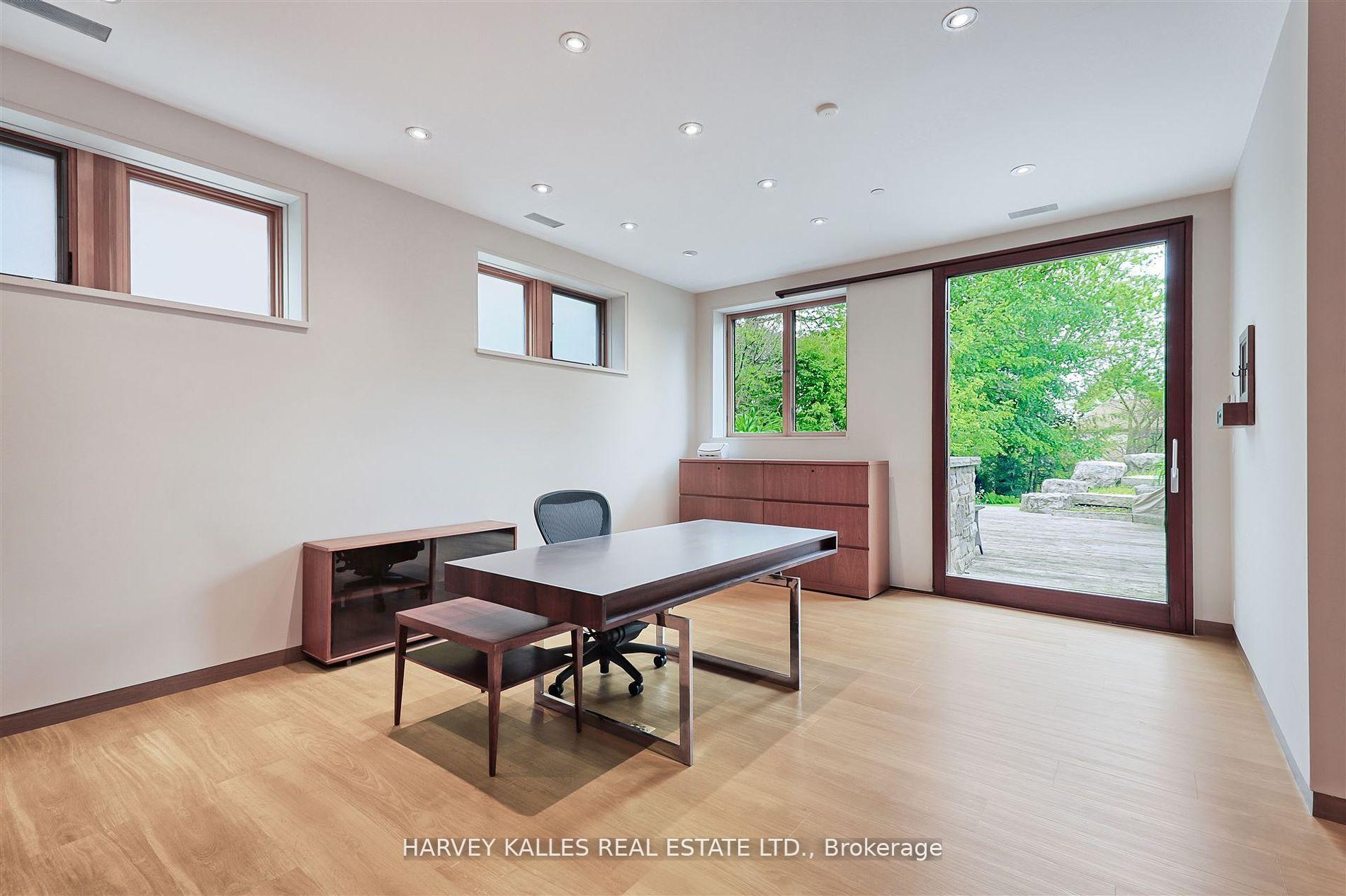 89 Kingsway Crescent, Toronto W08