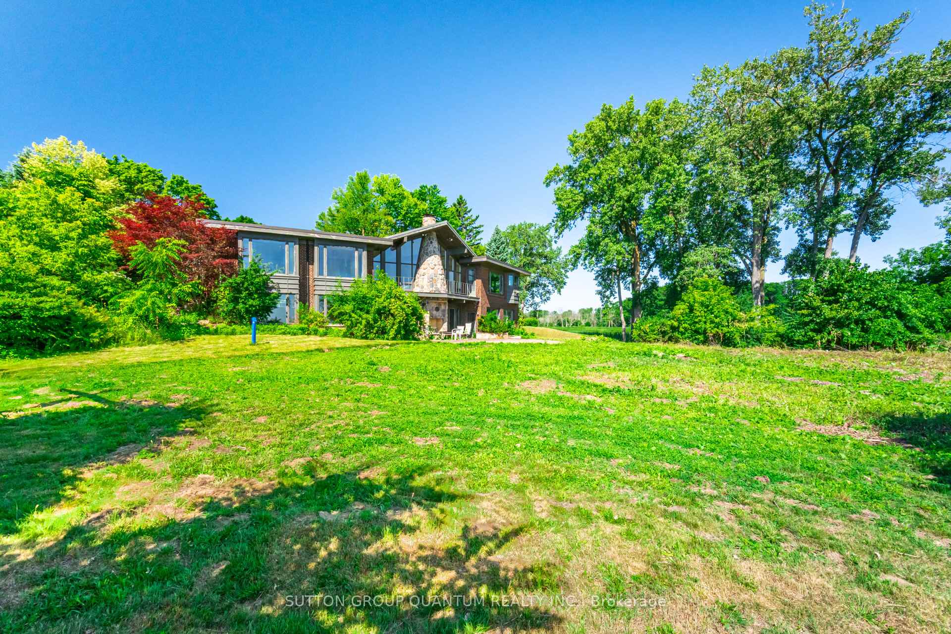 1390 Captain Court