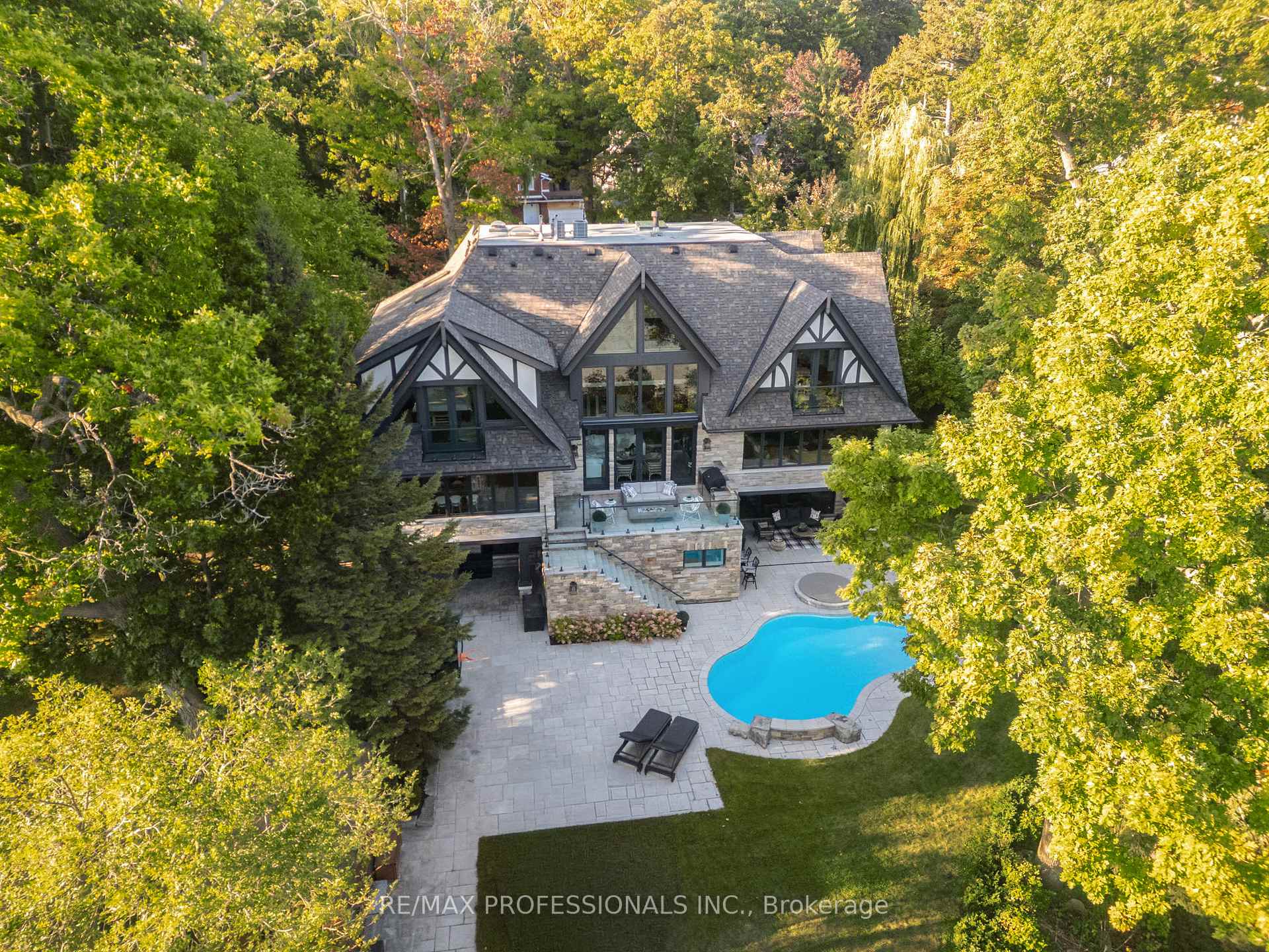 23 Riverside Crescent, Toronto