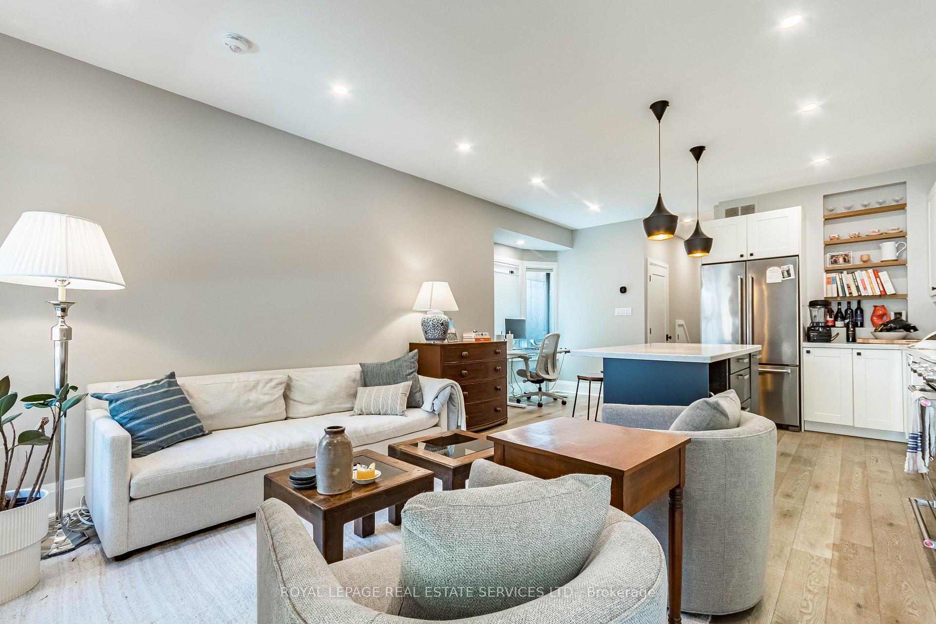 238 Garden Avenue, Toronto