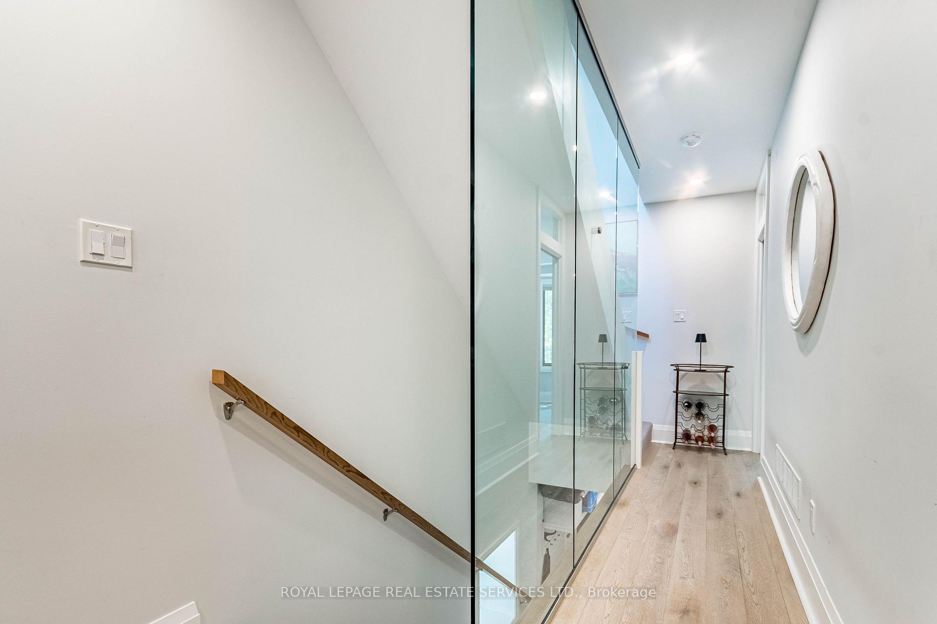238 Garden Avenue, Toronto