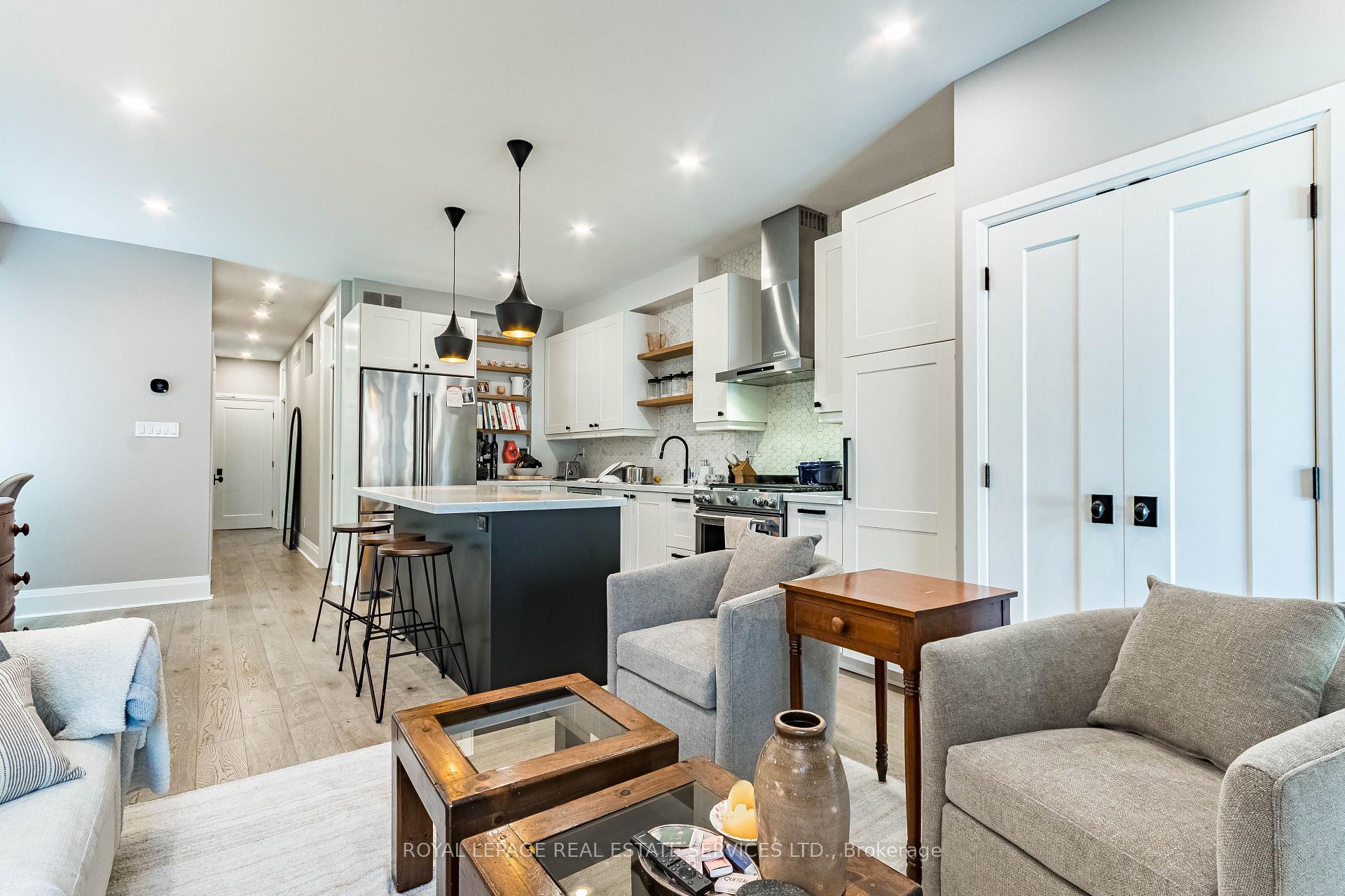 238 Garden Avenue, Toronto