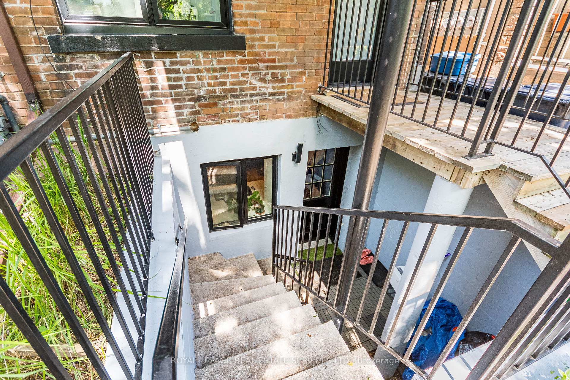 238 Garden Avenue, Toronto