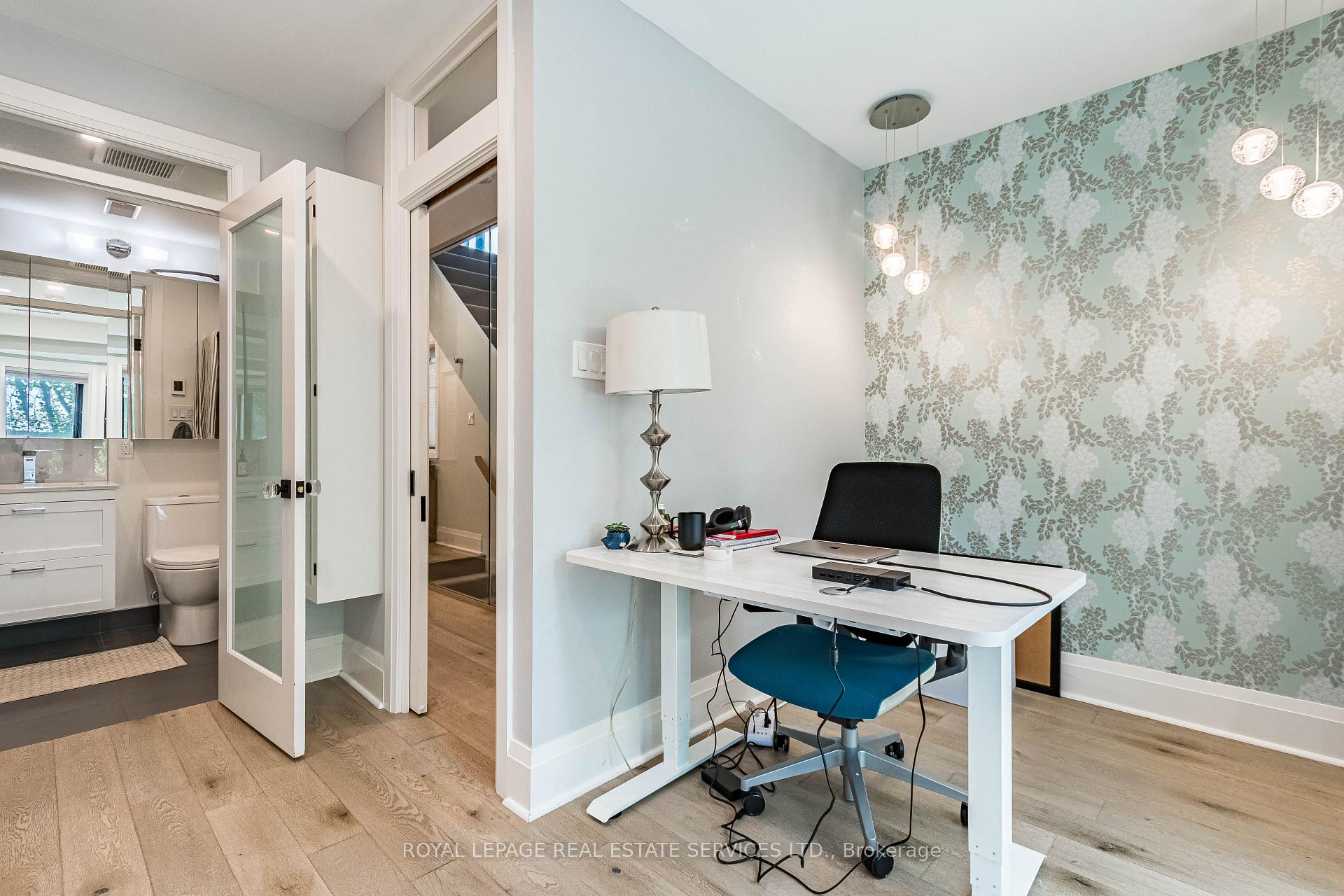 238 Garden Avenue, Toronto
