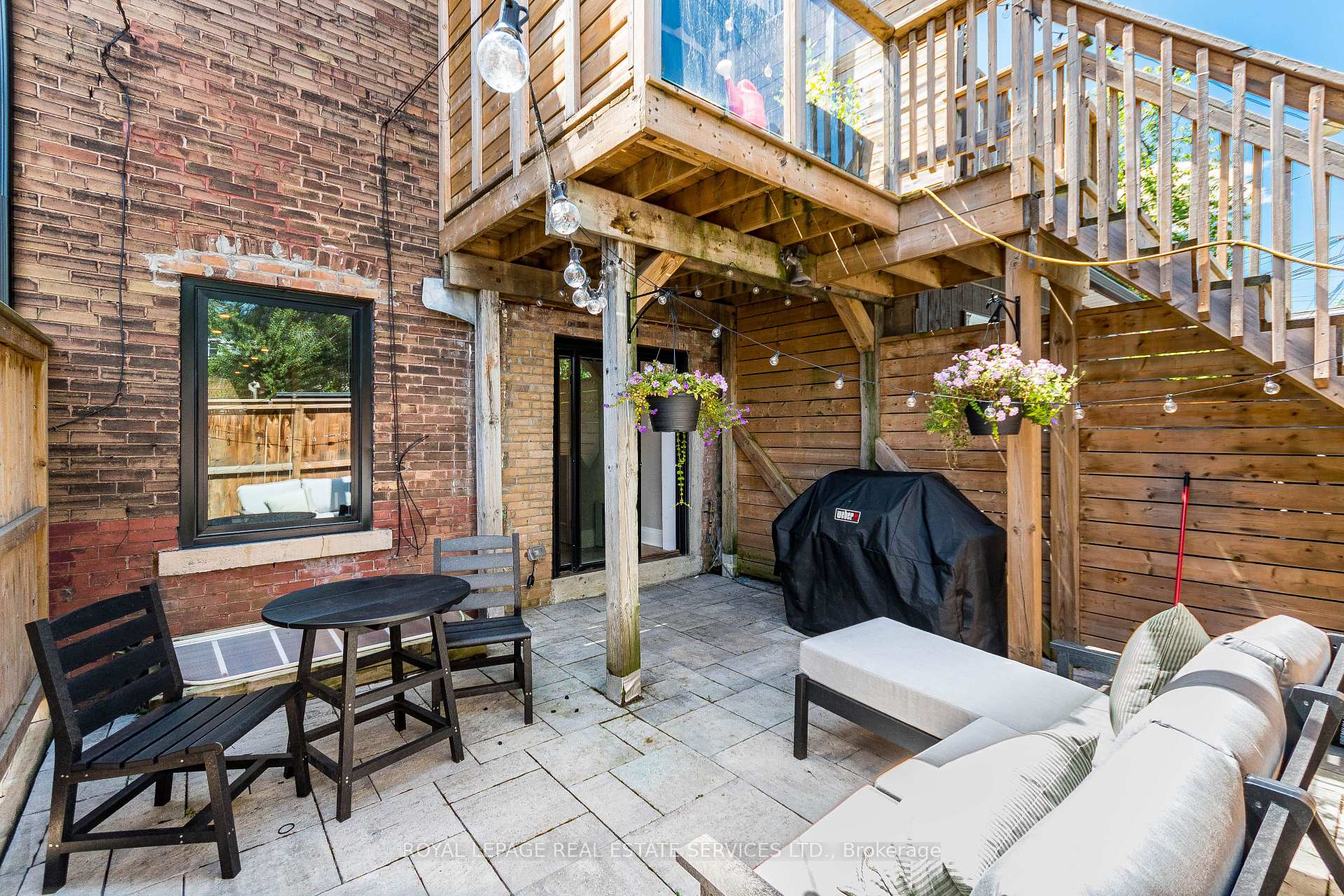 238 Garden Avenue, Toronto