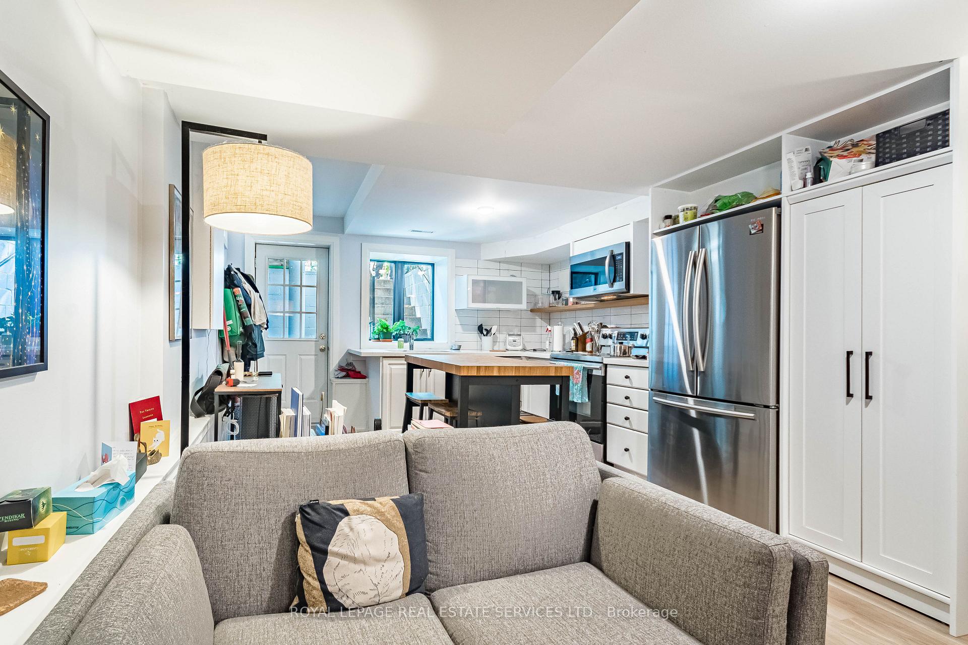 238 Garden Avenue, Toronto
