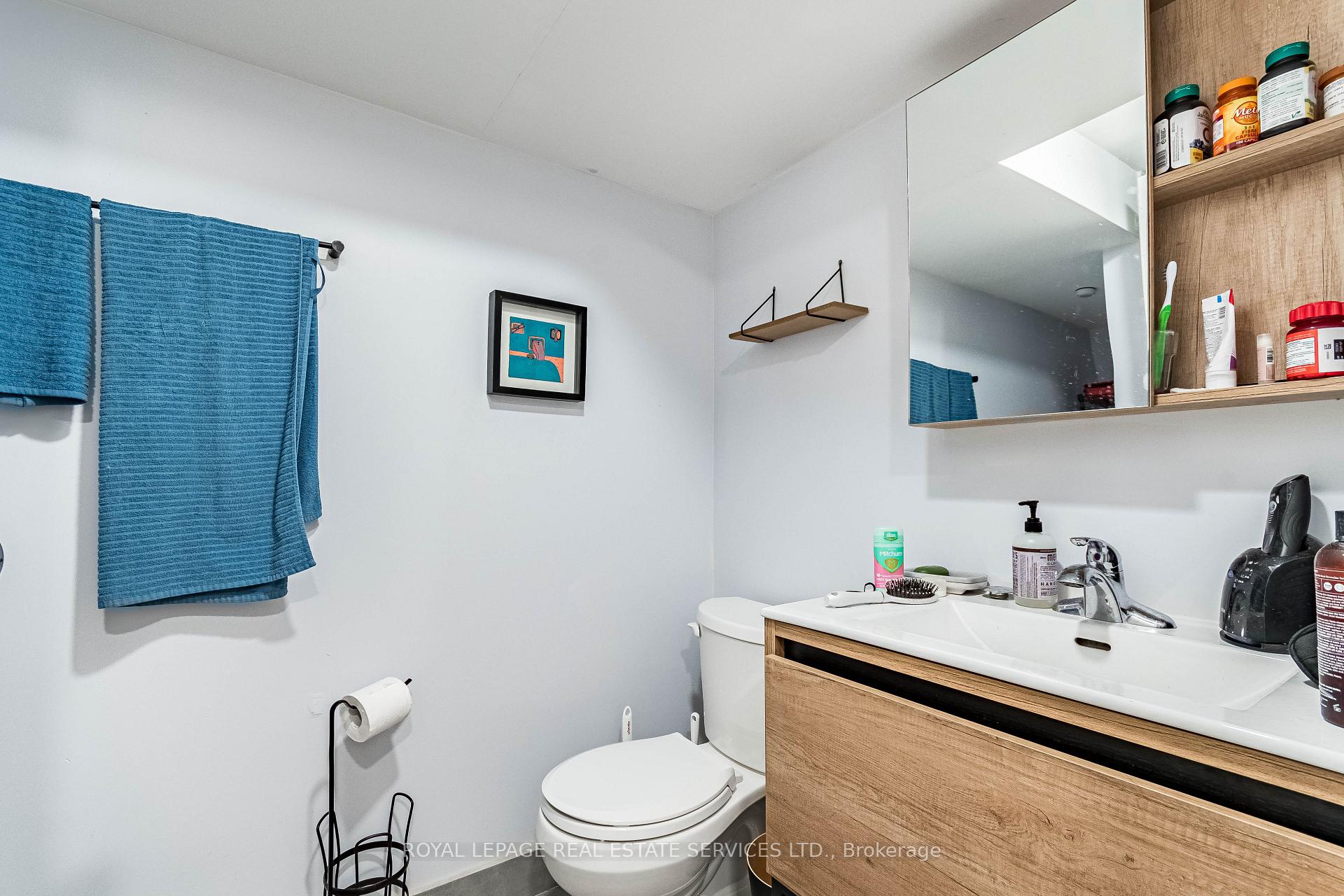 238 Garden Avenue, Toronto