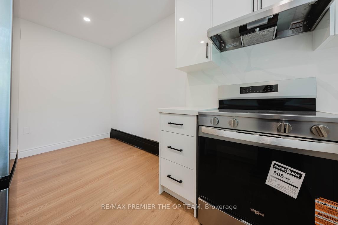 299 Quebec Avenue, Toronto