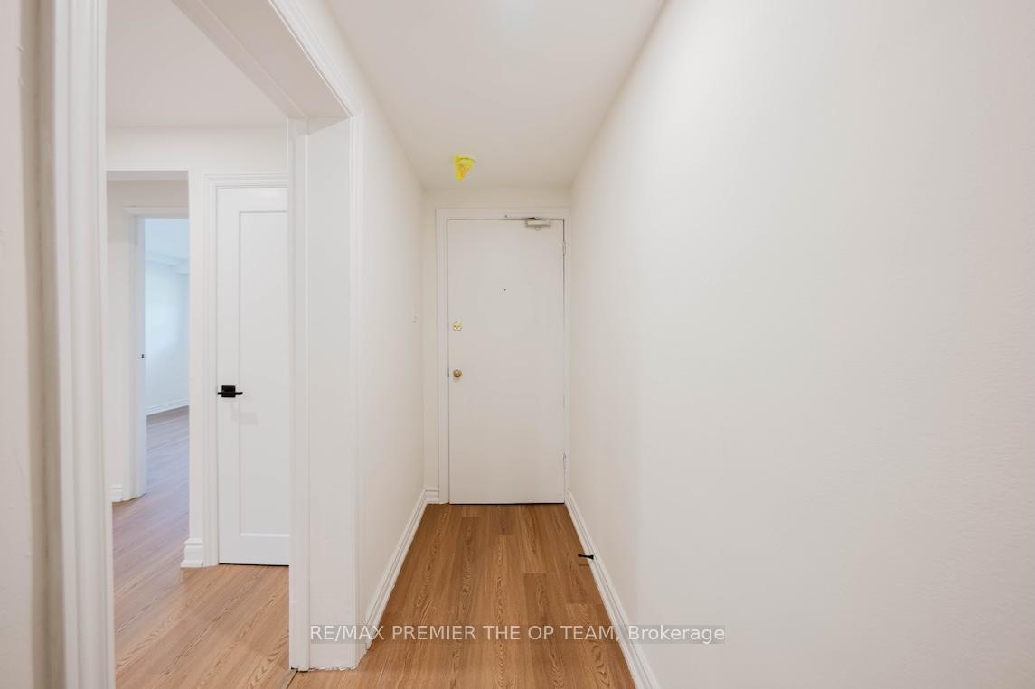 299 Quebec Avenue, Toronto