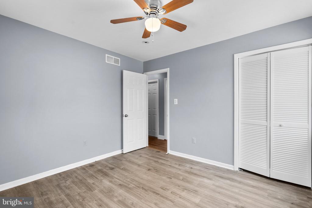 1303 STRAWBERRY LN