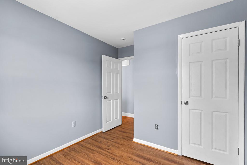 1303 STRAWBERRY LN