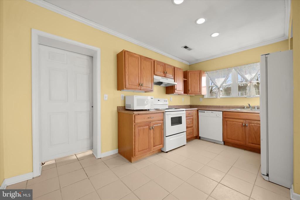 1639 ELKRIDGE DRIVE