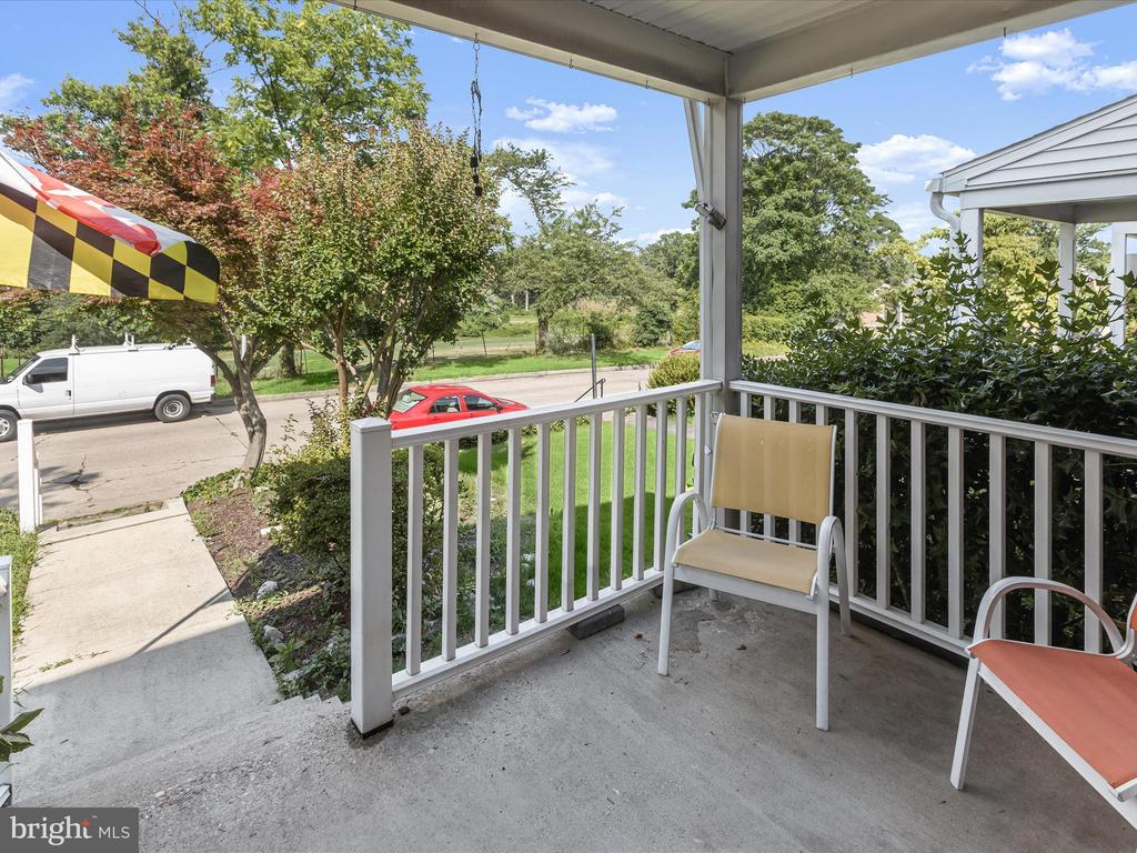1903 LYDONLEA WAY