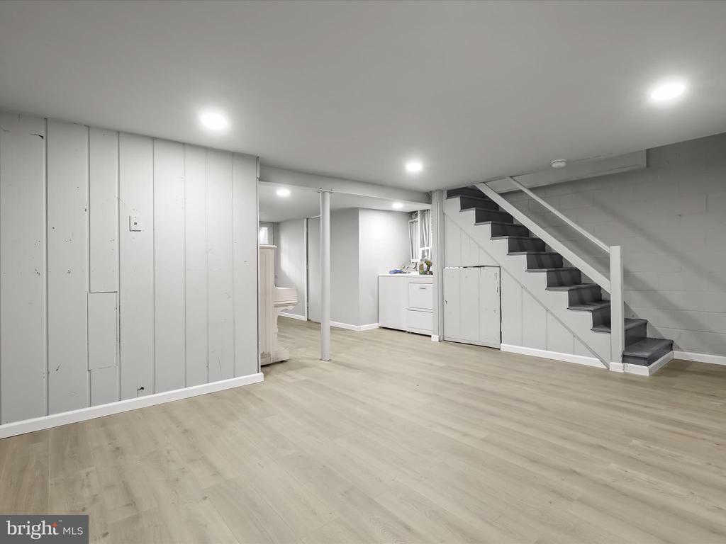 1903 LYDONLEA WAY