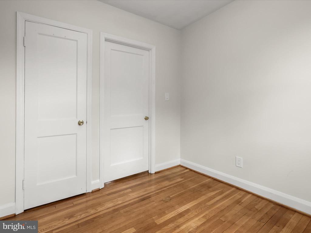1903 LYDONLEA WAY